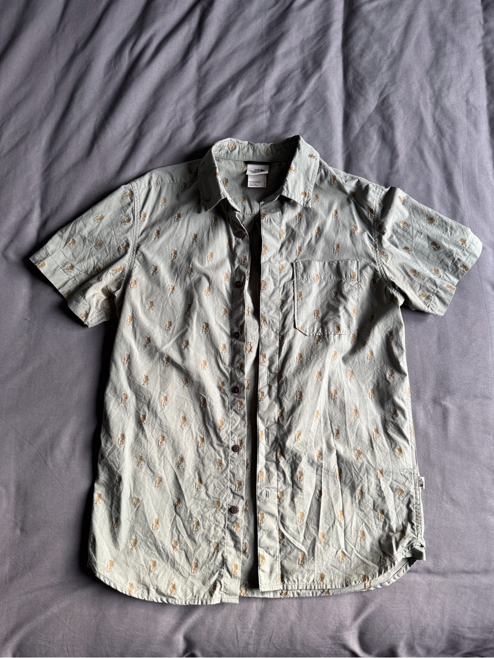 The North Face Men's Short-Sleeve Button-Down Shirt with Hiker Print